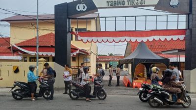 Sambut HUT RI ke – 80 Tahun, Polres Tebingtinggi Bagikan 100 Bendera Merah Putih