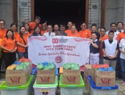 Menyambut HUT RI Ke-80 Umat Buddha Bersatu Kota Tebing Tinggi Bagikan 600 Kotak Nasi Lemak
