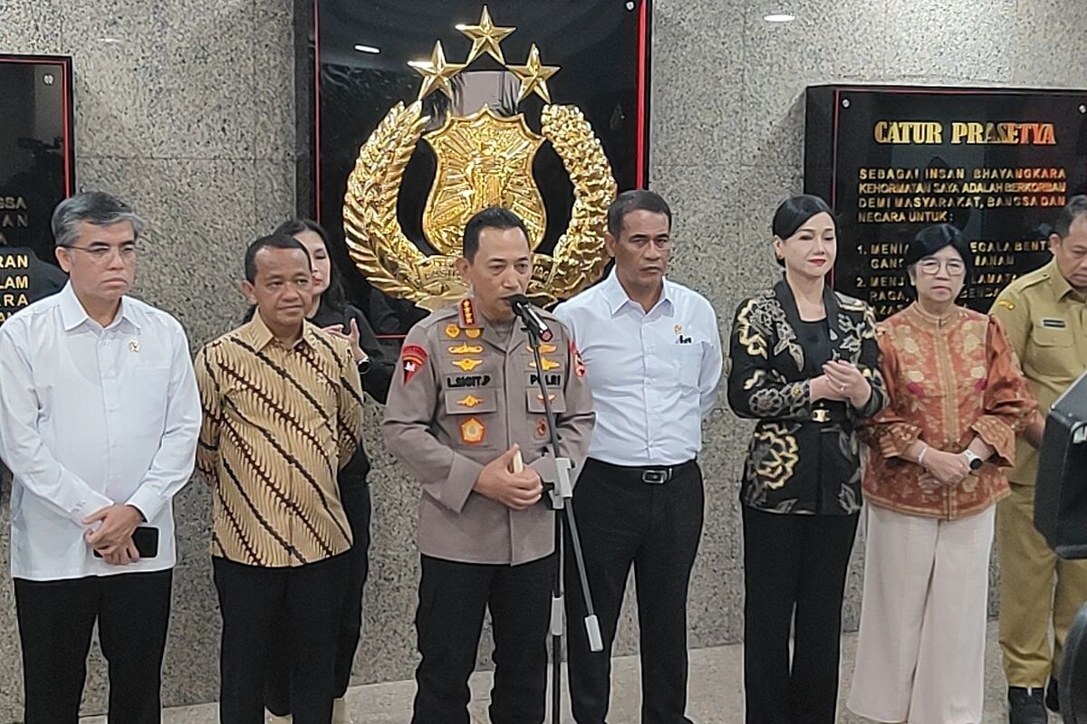 Kapolri Rapat dengan Menteri