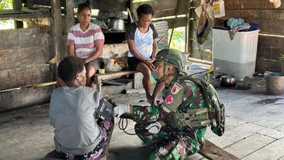Saat TNI Jemput Bola Beri Layanan Kesehatan Gratis di Pelosok Papua